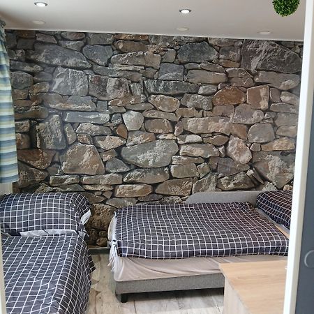 Kek-Feher Mobilhaz Zsombo Exterior photo